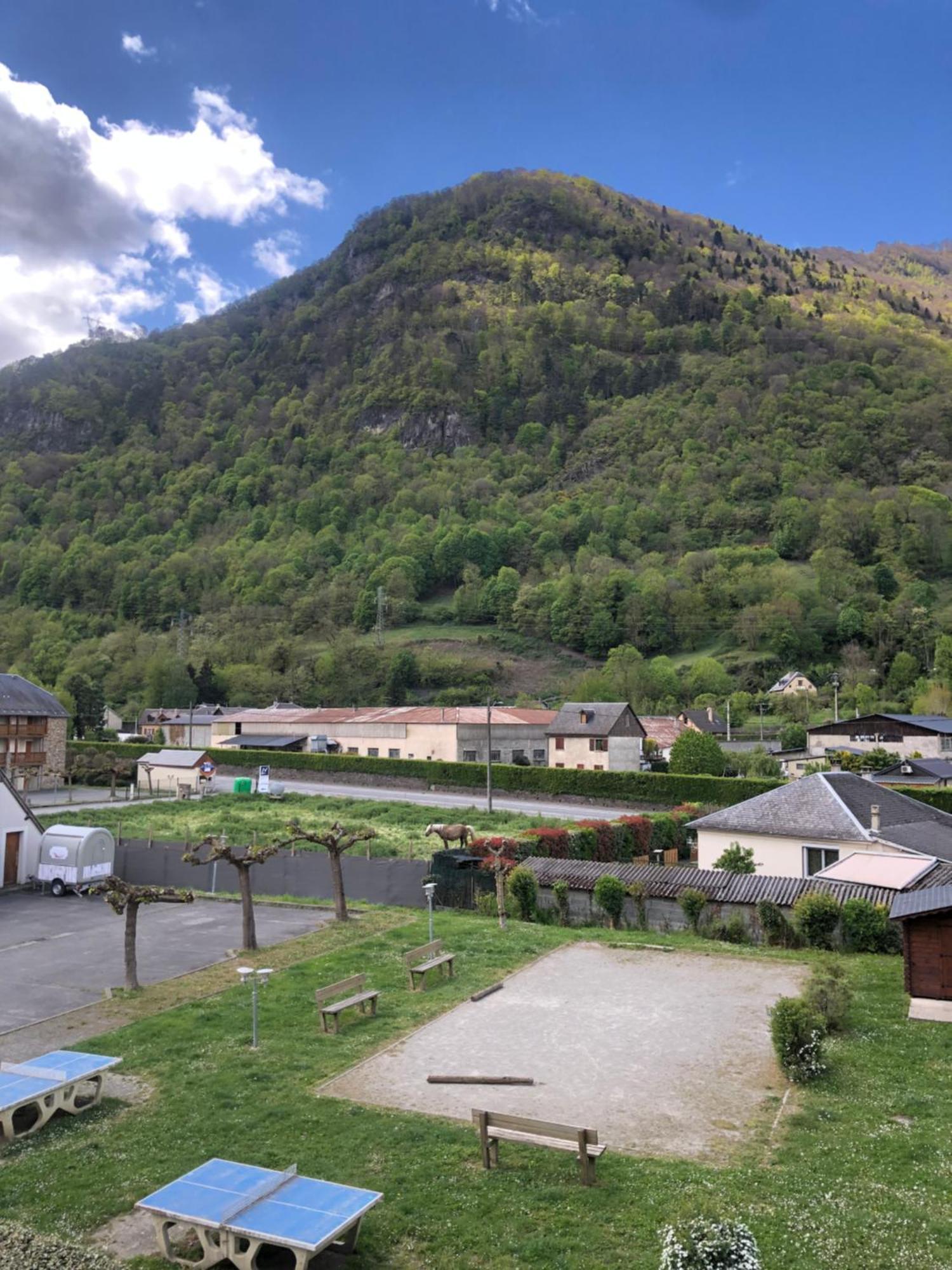 Appart T 3 Bagneres-De-Luchon Vue Montagne - Piscine Mi Juin Zewnętrze zdjęcie
